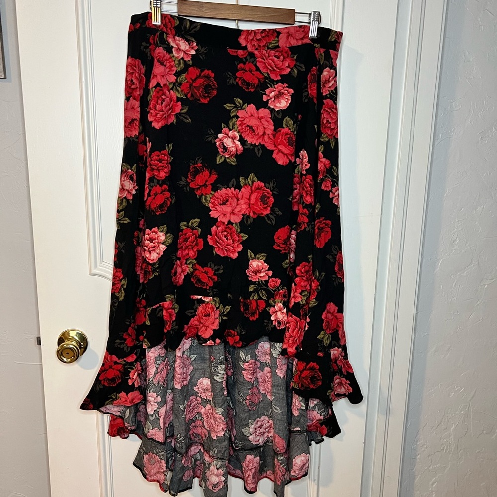 Torrid hi-low floral skirt